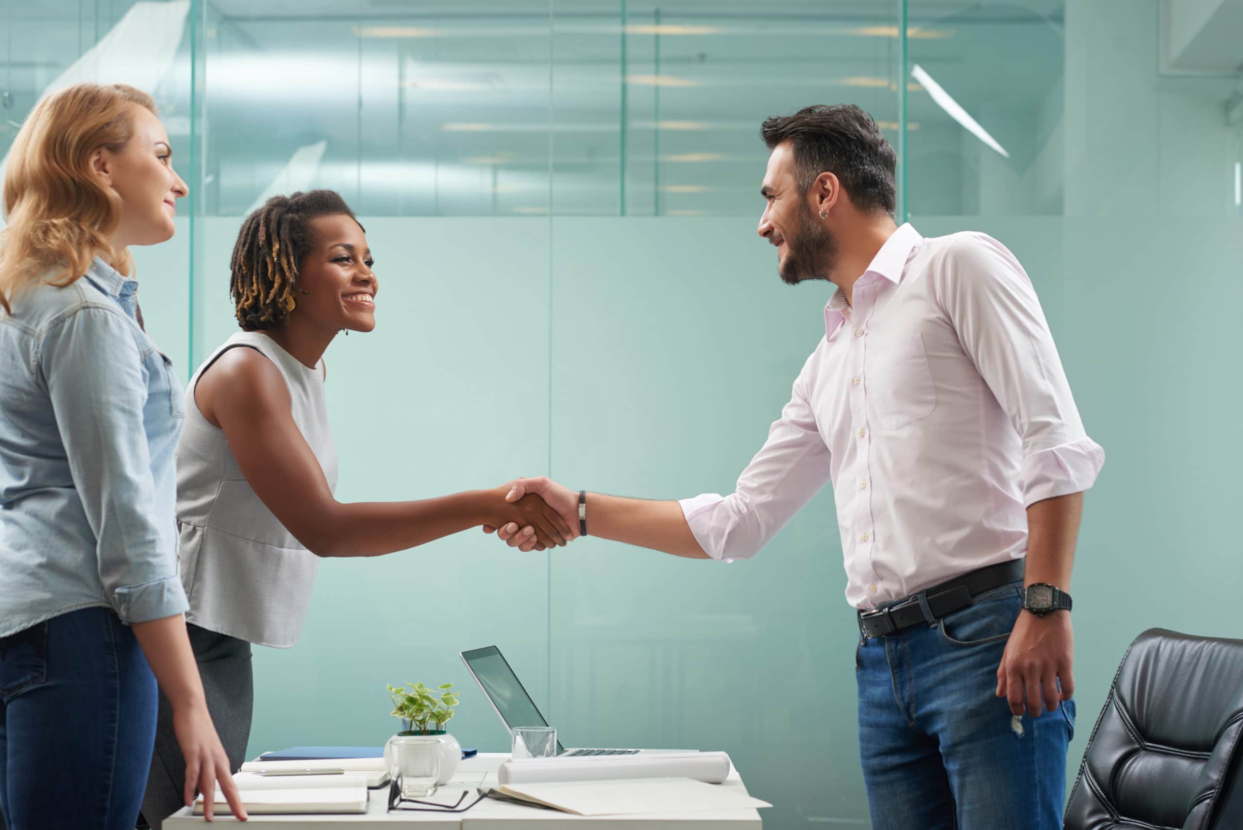 Como Se Vestir Para Uma Entrevista De Emprego Grupo LC